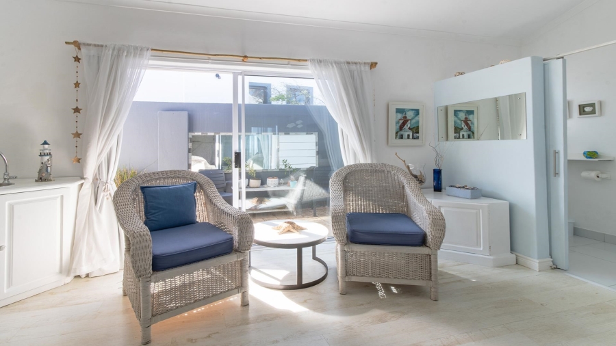 4 Bedroom Property for Sale in Grotto Bay Western Cape